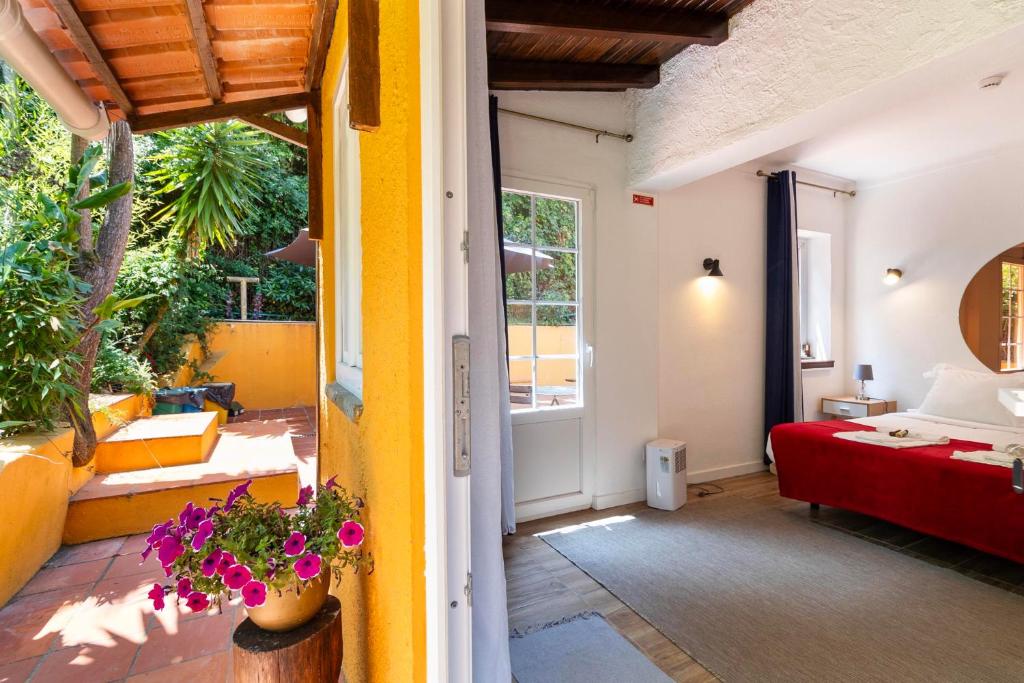 Entrada do quarto com acesso directo ao terraço